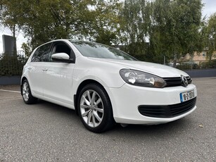 2010 - Volkswagen Golf Manual