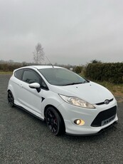 2011 - Ford Fiesta Manual