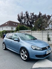 2011 - Volkswagen Golf Manual