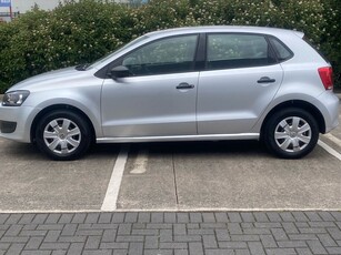 2011 - Volkswagen Polo Manual