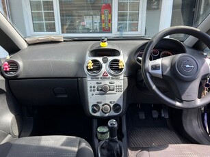 2012 - Opel Corsa Manual