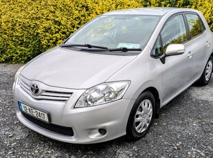 2012 - Toyota Auris Manual