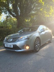 2012 - Toyota Avensis Manual