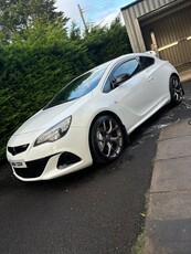 2012 - Vauxhall Astra Manual