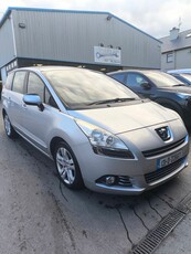 2013 - Peugeot 5008 Automatic