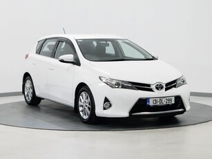 2013 - Toyota Auris Manual