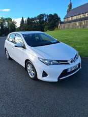 2013 - Toyota Auris Manual