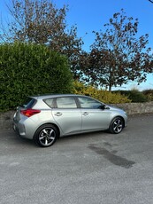 2013 - Toyota Auris Manual