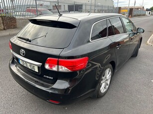 2013 - Toyota Avensis Manual