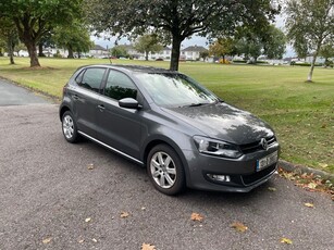 2013 - Volkswagen Polo Manual