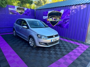 2014 - Volkswagen Polo Automatic