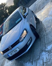 2014 - Volkswagen Polo Manual