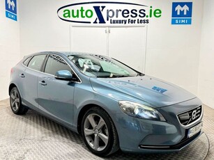 2014 - Volvo V40 Automatic