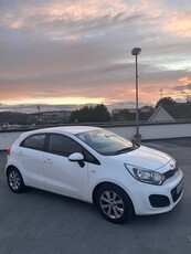 2015 - Kia Rio Manual