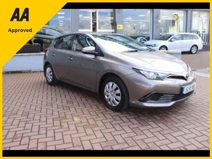 2015 - Toyota Auris Manual