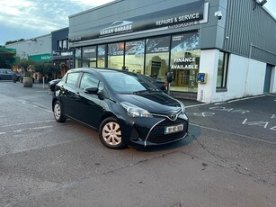 2016 - Toyota Yaris Manual