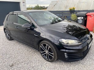 2016 - Volkswagen Golf Manual