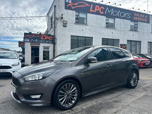 2017 - Ford Focus Manual