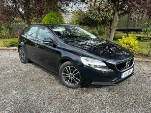 2017 - Volvo V40 Manual