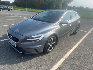 2017 - Volvo V40 Manual