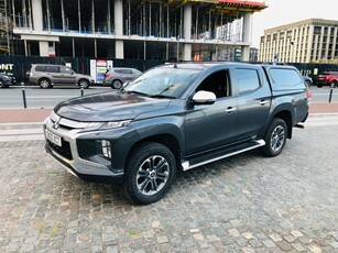 2020 - Mitsubishi L200 Manual