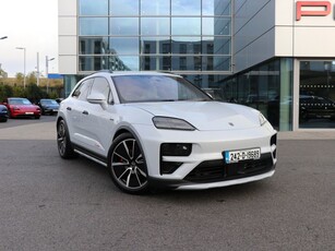 2024 - Porsche Macan Automatic