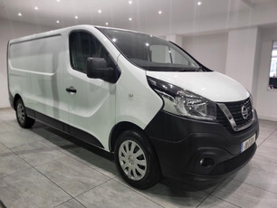 NISSAN NV300