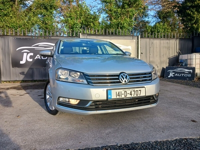 2014 - Volkswagen Passat Manual