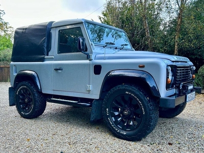 2015 - Land Rover Defender Manual