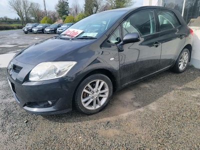 2009 - Toyota Auris ---