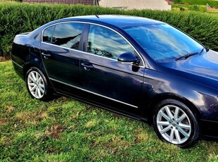 2010 - Volkswagen Passat Manual