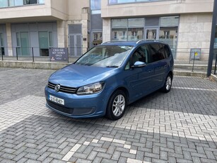 2012 - Volkswagen Touran Manual