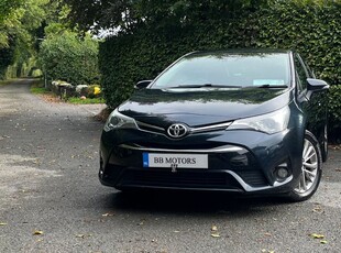 2015 - Toyota Avensis Manual