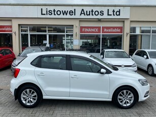 2015 - Volkswagen Polo Automatic