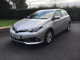 2016 - Toyota Auris Manual