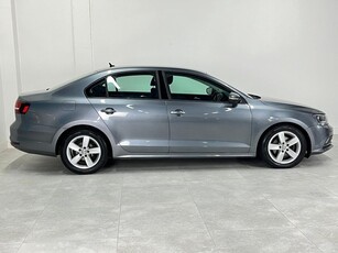 2017 - Volkswagen Jetta Manual