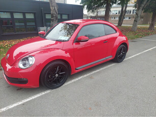 VOLKSWAGEN BEETLE