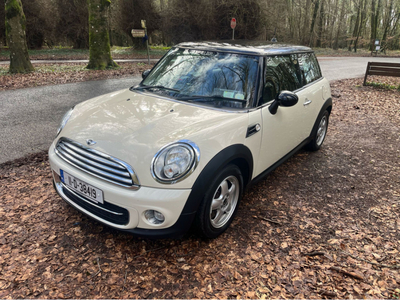 2011 (11) Mini Hatch