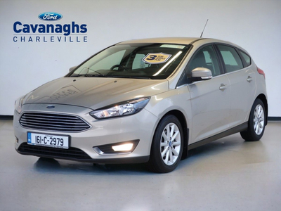 2016 (161) Ford Focus