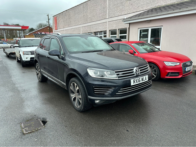 VOLKSWAGEN TOUAREG