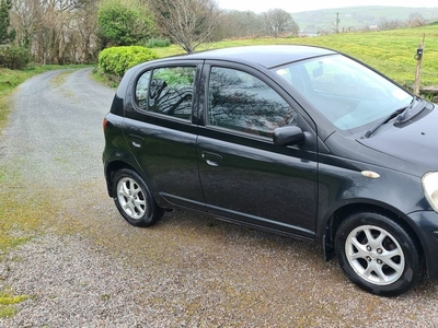 2005 - Toyota Yaris Manual