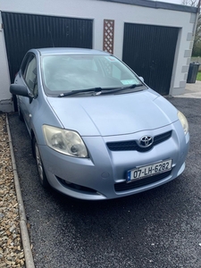 2007 - Toyota Auris Manual