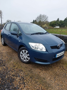 2009 - Toyota Auris Manual