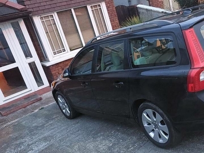 2009 - Volvo V70 Manual