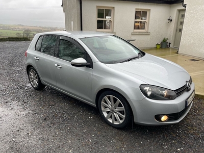 2010 - Volkswagen Golf ---