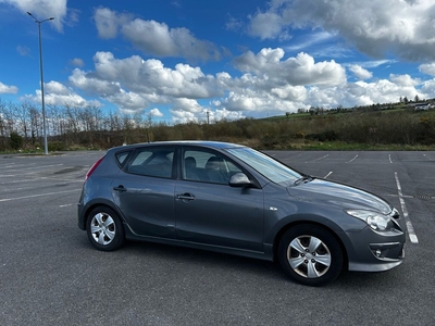 2011 - Hyundai i30 Manual