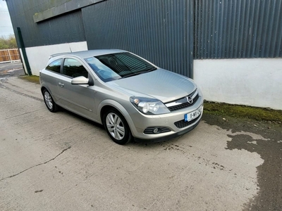 2011 - Opel Astra Manual