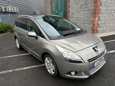 2011 - Peugeot 5008 Manual