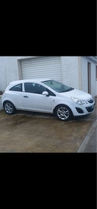 2011 - Vauxhall Corsa ---