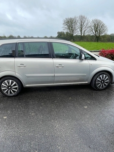 2011 - Vauxhall Zafira ---